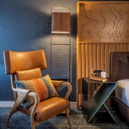 Aviator Hotel Анкоридж Экстерьер фото